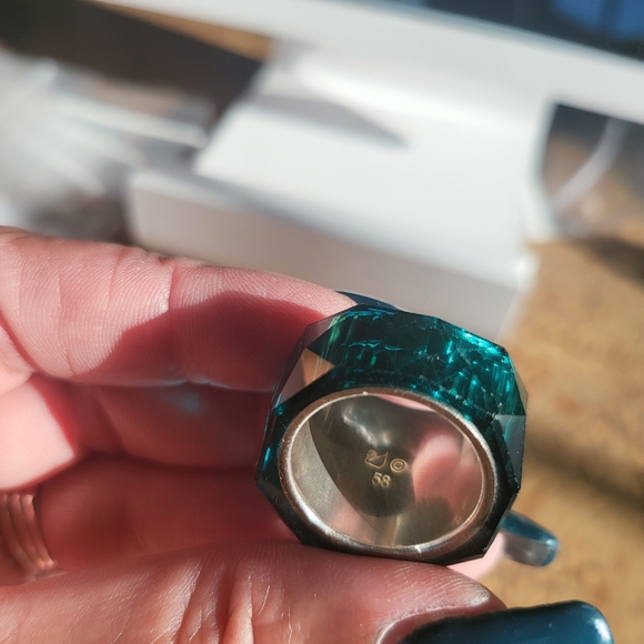 Swarovski 3 Ring Bundle - Picture 14 of 15